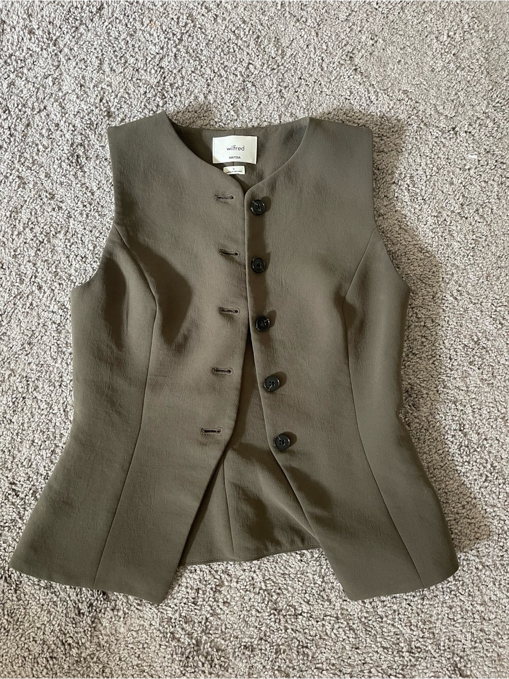 Aritzia Wilfred Olive Green Sleeveless Tailored Vest